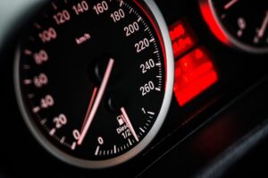 Lo que importa la velocidad en una colisión